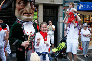 Fotos del recorrido de los gigantes y cabezudos de Pamplona del día 9 de julio de San Fermín 2019
