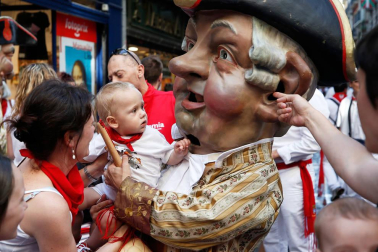 Fotos del recorrido de los gigantes y cabezudos de Pamplona del día 9 de julio de San Fermín 2019