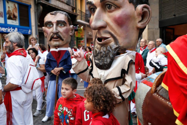 Fotos del recorrido de los gigantes y cabezudos de Pamplona del día 9 de julio de San Fermín 2019