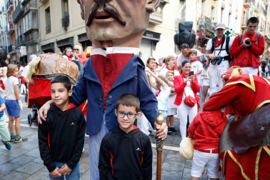 Fotos del recorrido de los gigantes y cabezudos de Pamplona del día 9 de julio de San Fermín 2019