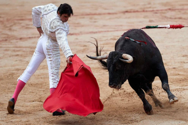 Fotos de la corrida con toros de la ganadería Núñez del Cuvillo para los diestros Antonio Ferrera, Miguel Ángel Perera y Cayetano Rivera.