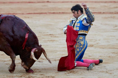 Fotos de la corrida con toros de la ganadería Núñez del Cuvillo para los diestros Antonio Ferrera, Miguel Ángel Perera y Cayetano Rivera.