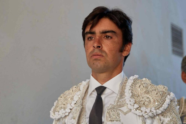 Fotos de la corrida con toros de la ganadería Núñez del Cuvillo para los diestros Antonio Ferrera, Miguel Ángel Perera y Cayetano Rivera.