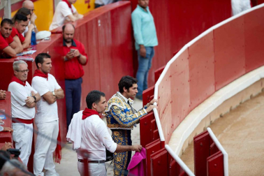 Público asistente a la Plaza de Toros de Pamplona durante la sexta corrida de la Feria del Toro 2019 con la ganadería de Núñez del Cuvillo para los diestros Cayetano Rivera, Miguel Ángel Perera y Antonio Ferrera.