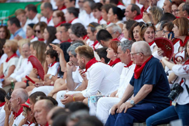 Público asistente a la Plaza de Toros de Pamplona durante la sexta corrida de la Feria del Toro 2019 con la ganadería de Núñez del Cuvillo para los diestros Cayetano Rivera, Miguel Ángel Perera y Antonio Ferrera.