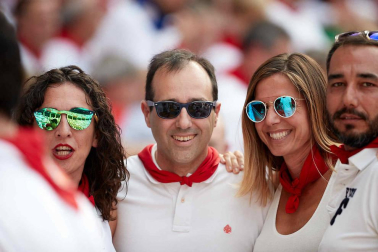 Público asistente a la Plaza de Toros de Pamplona durante la sexta corrida de la Feria del Toro 2019 con la ganadería de Núñez del Cuvillo para los diestros Cayetano Rivera, Miguel Ángel Perera y Antonio Ferrera.
