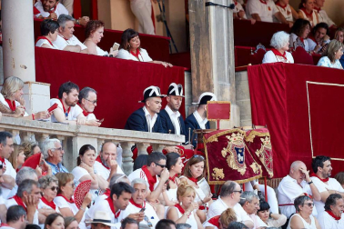 Público asistente a la Plaza de Toros de Pamplona durante la sexta corrida de la Feria del Toro 2019 con la ganadería de Núñez del Cuvillo para los diestros Cayetano Rivera, Miguel Ángel Perera y Antonio Ferrera.
