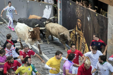 Imágenes del sexto encierro de los sanfermines 2019 protagonizado por toros de Núñez del Cuvillo.