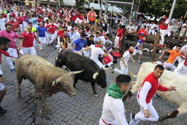 Imágenes del sexto encierro de los sanfermines 2019 protagonizado por toros de Núñez del Cuvillo.