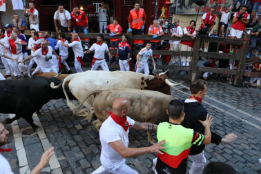 Imágenes del sexto encierro de los sanfermines 2019 protagonizado por toros de Núñez del Cuvillo.