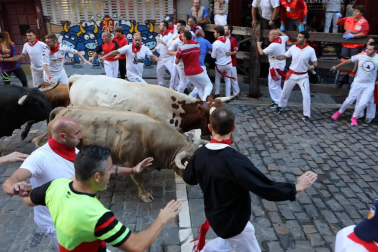 Imágenes del sexto encierro de los sanfermines 2019 protagonizado por toros de Núñez del Cuvillo.