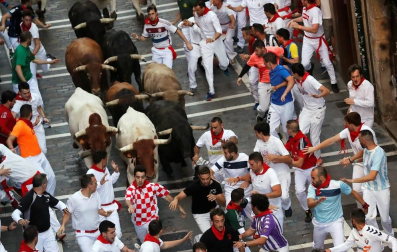 Imágenes del sexto encierro de los sanfermines 2019 protagonizado por toros de Núñez del Cuvillo.
