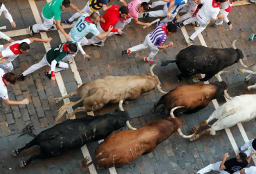 Imágenes del sexto encierro de los sanfermines 2019 protagonizado por toros de Núñez del Cuvillo.