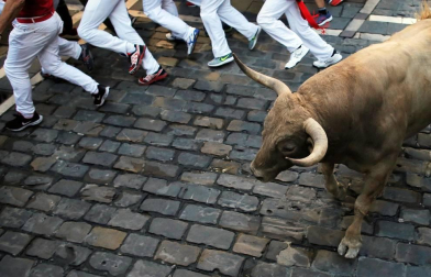 Imágenes del sexto encierro de los sanfermines 2019 protagonizado por toros de Núñez del Cuvillo.
