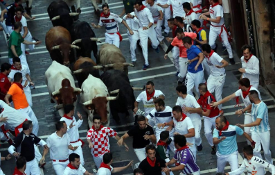 Imágenes del sexto encierro de los sanfermines 2019 protagonizado por toros de Núñez del Cuvillo.