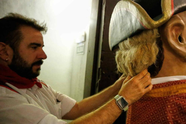 Fotos del recorrido de los gigantes y cabezudos de Pamplona del día 9 de julio de San Fermín 2019