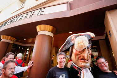 Fotos del recorrido de los gigantes y cabezudos de Pamplona del día 9 de julio de San Fermín 2019