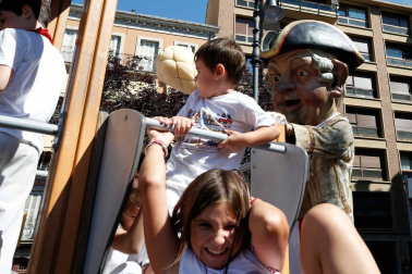Fotos del recorrido de los gigantes y cabezudos de Pamplona del día 9 de julio de San Fermín 2019