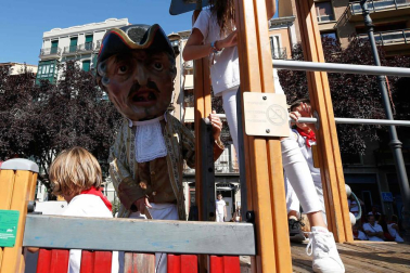 Fotos del recorrido de los gigantes y cabezudos de Pamplona del día 9 de julio de San Fermín 2019