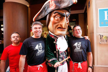 Fotos del recorrido de los gigantes y cabezudos de Pamplona del día 9 de julio de San Fermín 2019