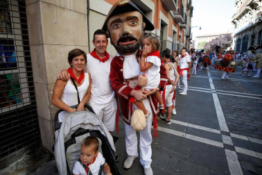 Fotos del recorrido de los gigantes y cabezudos de Pamplona del día 9 de julio de San Fermín 2019