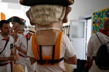 Fotos del recorrido de los gigantes y cabezudos de Pamplona del día 9 de julio de San Fermín 2019