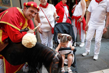 Fotos del recorrido de los gigantes y cabezudos de Pamplona del día 9 de julio de San Fermín 2019