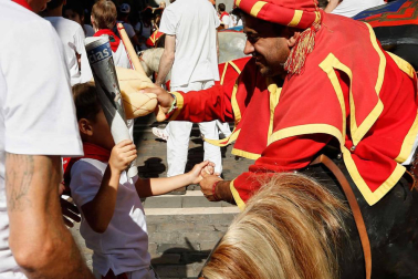 Fotos del recorrido de los gigantes y cabezudos de Pamplona del día 9 de julio de San Fermín 2019