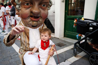 Fotos del recorrido de los gigantes y cabezudos de Pamplona del día 9 de julio de San Fermín 2019