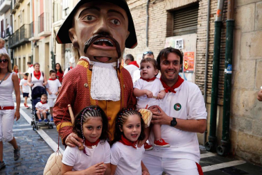 Fotos del recorrido de los gigantes y cabezudos de Pamplona del día 9 de julio de San Fermín 2019