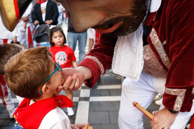 Fotos del recorrido de los gigantes y cabezudos de Pamplona del día 9 de julio de San Fermín 2019