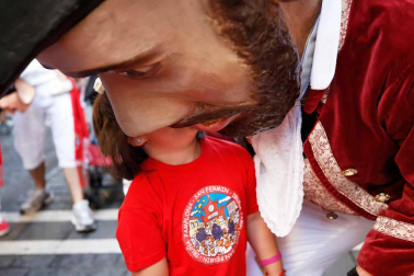 Fotos del recorrido de los gigantes y cabezudos de Pamplona del día 9 de julio de San Fermín 2019