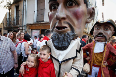 Fotos del recorrido de los gigantes y cabezudos de Pamplona del día 9 de julio de San Fermín 2019