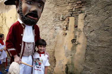 Fotos del recorrido de los gigantes y cabezudos de Pamplona del día 9 de julio de San Fermín 2019