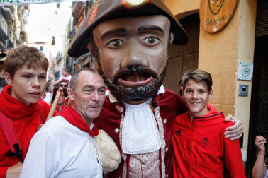 Fotos del recorrido de los gigantes y cabezudos de Pamplona del día 9 de julio de San Fermín 2019