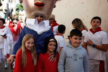 Fotos del recorrido de los gigantes y cabezudos de Pamplona del día 9 de julio de San Fermín 2019