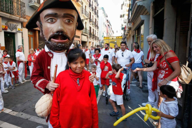Fotos del recorrido de los gigantes y cabezudos de Pamplona del día 9 de julio de San Fermín 2019