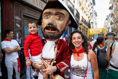 Fotos del recorrido de los gigantes y cabezudos de Pamplona del día 9 de julio de San Fermín 2019