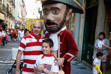Fotos del recorrido de los gigantes y cabezudos de Pamplona del día 9 de julio de San Fermín 2019