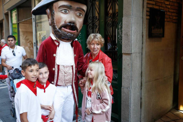 Fotos del recorrido de los gigantes y cabezudos de Pamplona del día 9 de julio de San Fermín 2019
