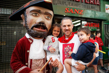 Fotos del recorrido de los gigantes y cabezudos de Pamplona del día 9 de julio de San Fermín 2019