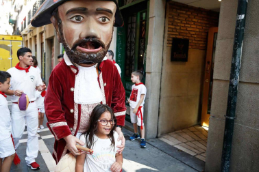Fotos del recorrido de los gigantes y cabezudos de Pamplona del día 9 de julio de San Fermín 2019