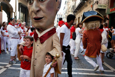 Fotos del recorrido de los gigantes y cabezudos de Pamplona del día 9 de julio de San Fermín 2019
