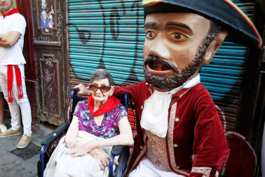 Fotos del recorrido de los gigantes y cabezudos de Pamplona del día 9 de julio de San Fermín 2019