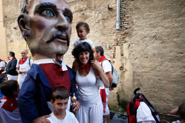 Fotos del recorrido de los gigantes y cabezudos de Pamplona del día 9 de julio de San Fermín 2019