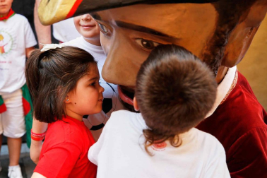 Fotos del recorrido de los gigantes y cabezudos de Pamplona del día 9 de julio de San Fermín 2019