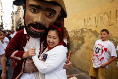 Fotos del recorrido de los gigantes y cabezudos de Pamplona del día 9 de julio de San Fermín 2019