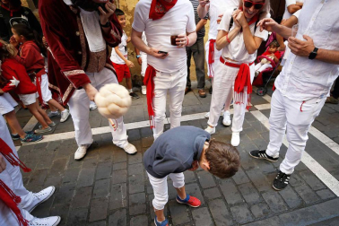 Fotos del recorrido de los gigantes y cabezudos de Pamplona del día 9 de julio de San Fermín 2019