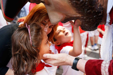 Fotos del recorrido de los gigantes y cabezudos de Pamplona del día 9 de julio de San Fermín 2019