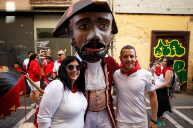 Fotos del recorrido de los gigantes y cabezudos de Pamplona del día 9 de julio de San Fermín 2019